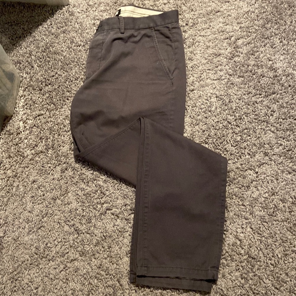 H&M Men’s Gray Chino Pants 34R Skinny Fit Button Closure